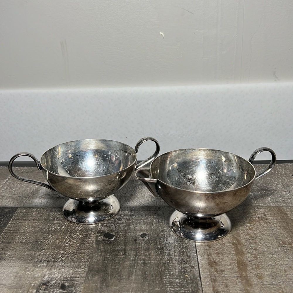 VINTAGE BENEDICT SILVER PLATE BMC CREAM SUGAR SET